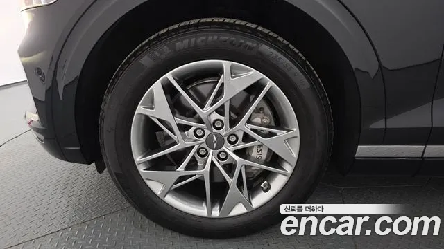 Genesis GV70 — Фото автомобиля 5