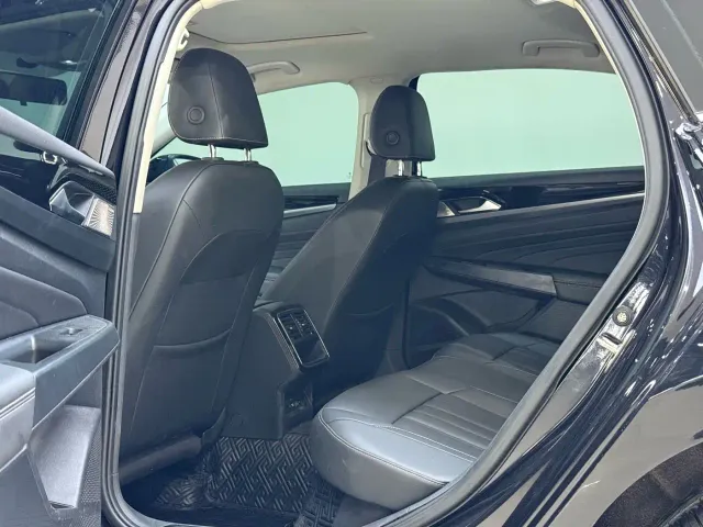 Volkswagen Passat — Фото автомобиля 7