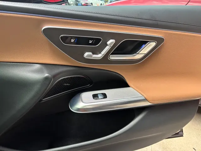 Mercedes-Benz E-Class — Фото автомобиля 5