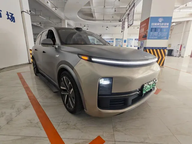 Li Auto L9 — Фото автомобиля 3