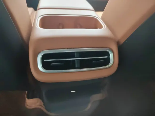 Leapmotor C10 — Фото автомобиля 12