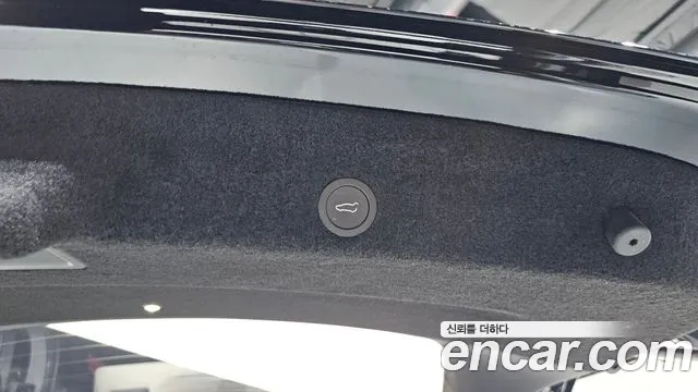 Tesla Model Y — Фото автомобиля 27