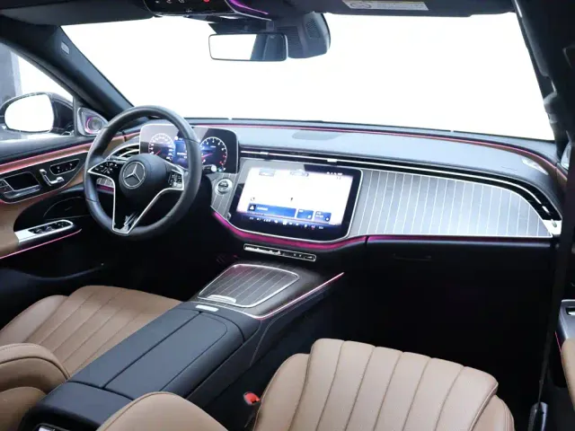 Mercedes-Benz E-Class — Фото автомобиля 20