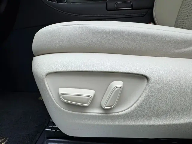 Toyota Alphard — Фото автомобиля 25