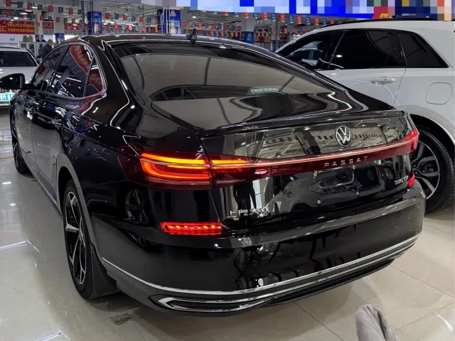 Volkswagen Passat — Фото автомобиля 9