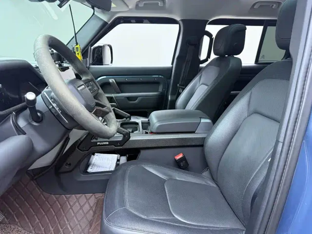 Land Rover Defender — Фото автомобиля 26