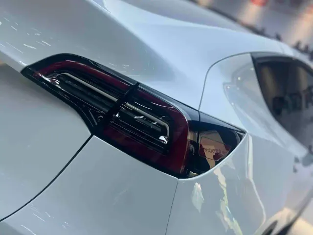 Tesla Model Y — Фото автомобиля 14