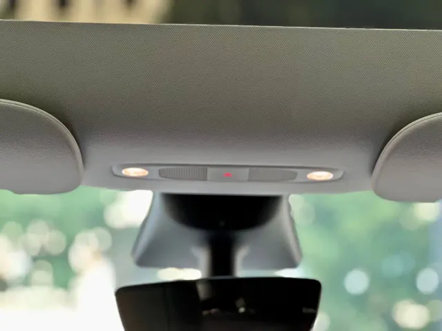Tesla Model Y — Фото автомобиля 24