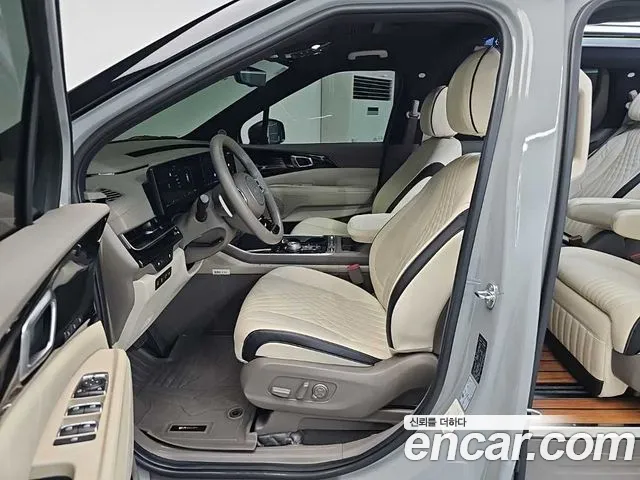 Kia Carnival Generation 4 — Фото автомобиля 11