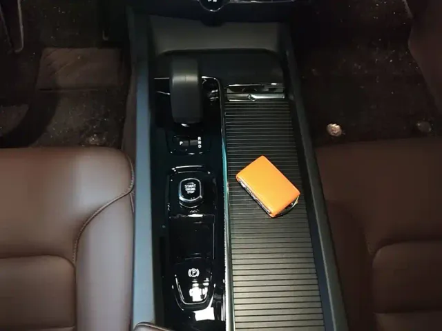Volvo S60 — Фото автомобиля 13