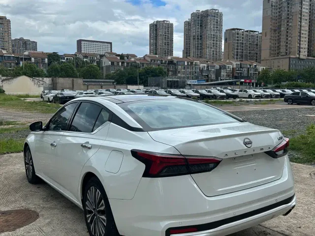 Nissan Teana — Фото автомобиля 7
