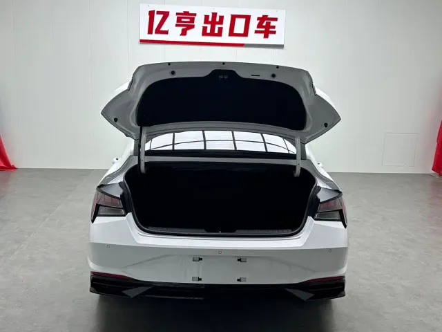 Hyundai Elantra — Фото автомобиля 22