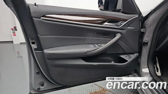 BMW 5-Series — Фото автомобиля 20