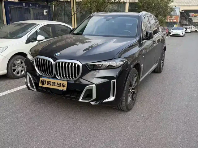 Фотография автомобиля — BMW X5