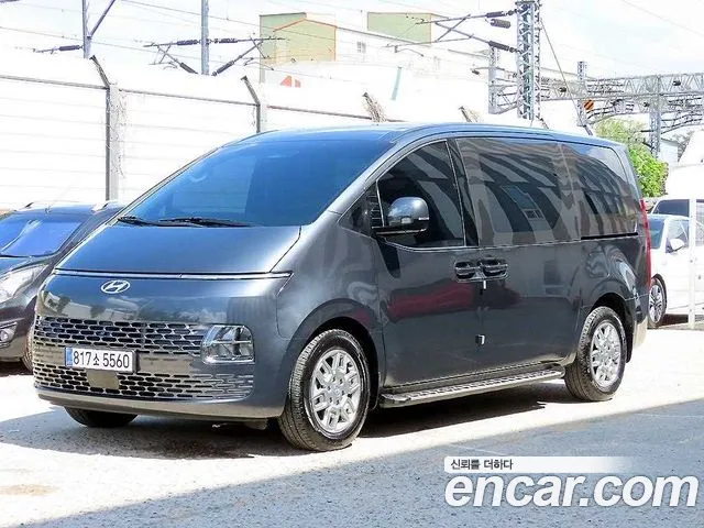 Фотография автомобиля — Hyundai Staria