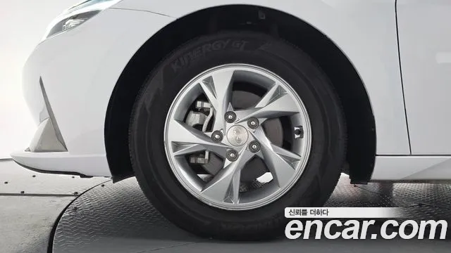 Hyundai AVANTE Avante (CN7) — Фото автомобиля 5
