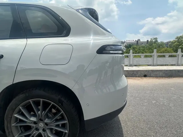 Leapmotor C10 — Фото автомобиля 4