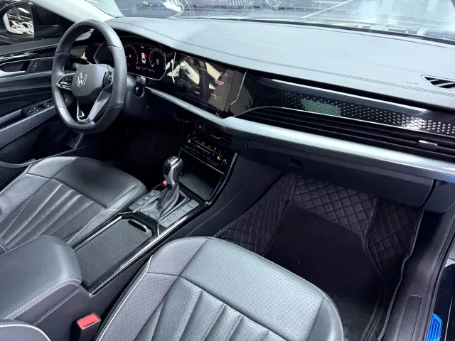 Volkswagen Passat — Фото автомобиля 16