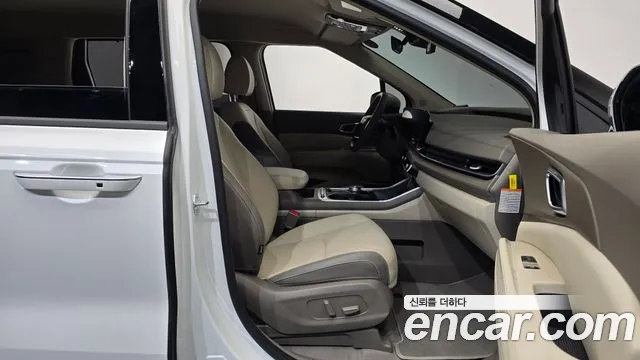 Kia Canival — Фото автомобиля 26