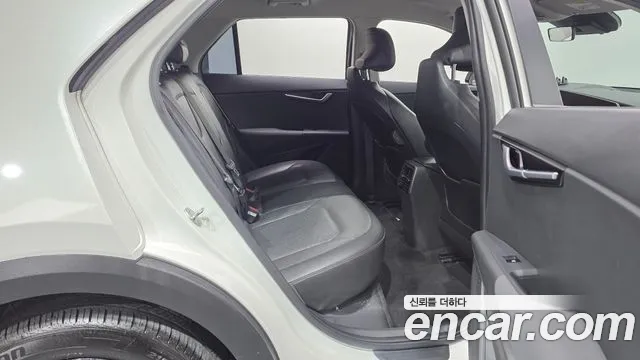 Kia Niro — Фото автомобиля 18
