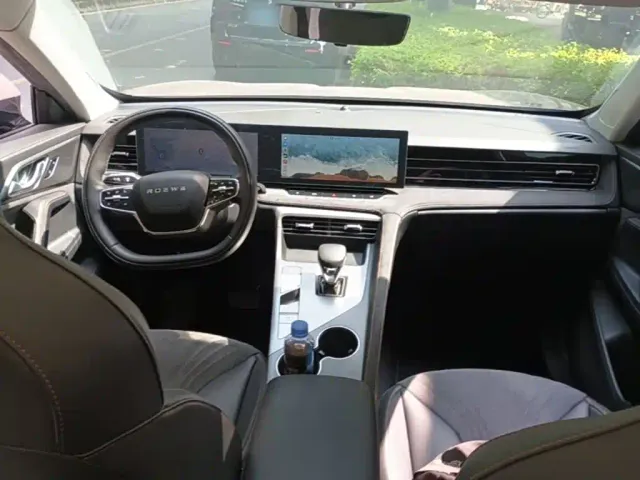 Roewe D5X DMH — Фото автомобиля 9