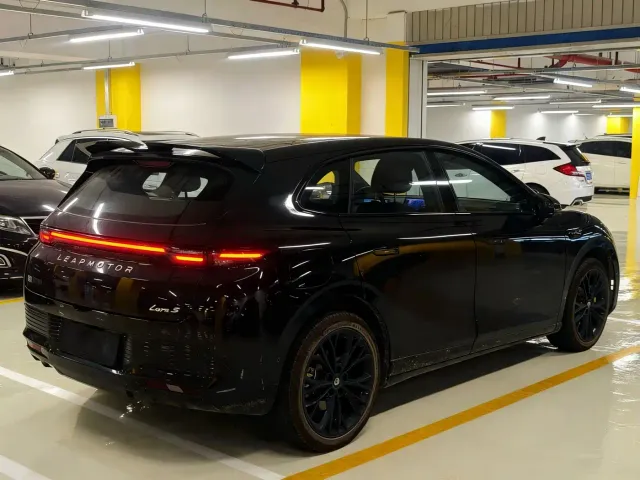 Leapmotor Lafa 5 — Фото автомобиля 4