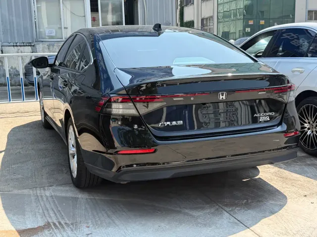 Honda Accord — Фото автомобиля 2