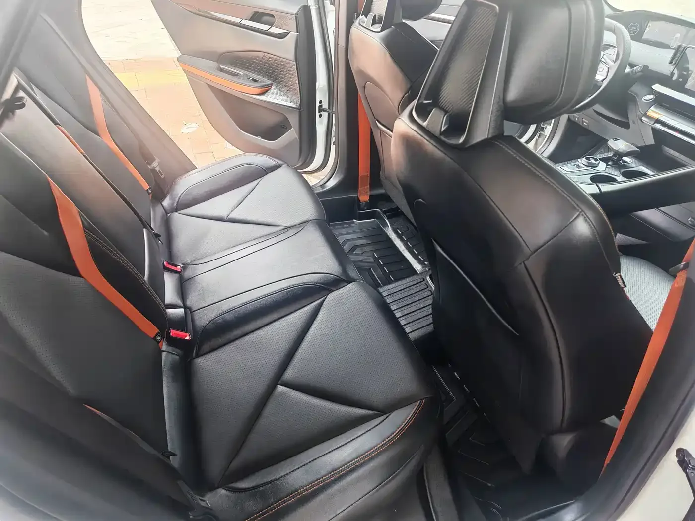 Changan Changan UNI-V 2022 1.5T Sport Edition — Фото автомобиля 4