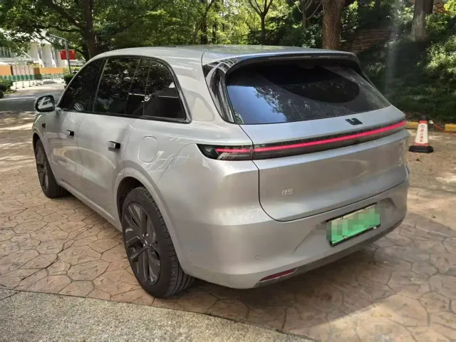 Li Auto L6 — Фото автомобиля 6