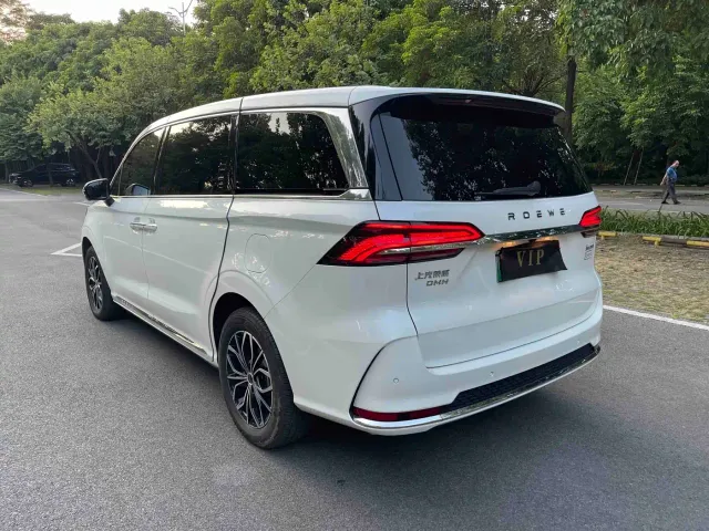 Roewe iMAX8 — Фото автомобиля 16