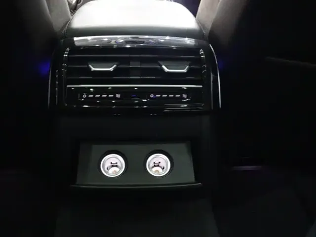 Audi Audi A8 2022 A8L 50 TFSI quattro Comfort Collector's Edition — Фото автомобиля 9