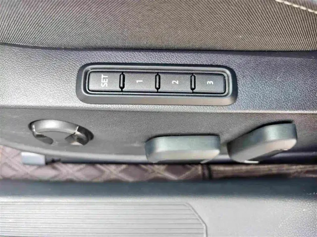 Volkswagen Golf — Фото автомобиля 7