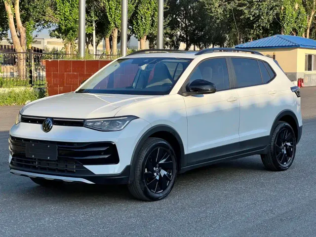 Фотография автомобиля — Volkswagen Tharu