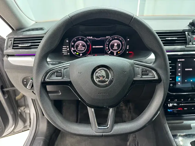 Skoda Superb — Фото автомобиля 11