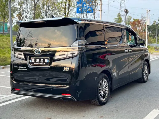 Toyota Vellfire — Фото автомобиля 4