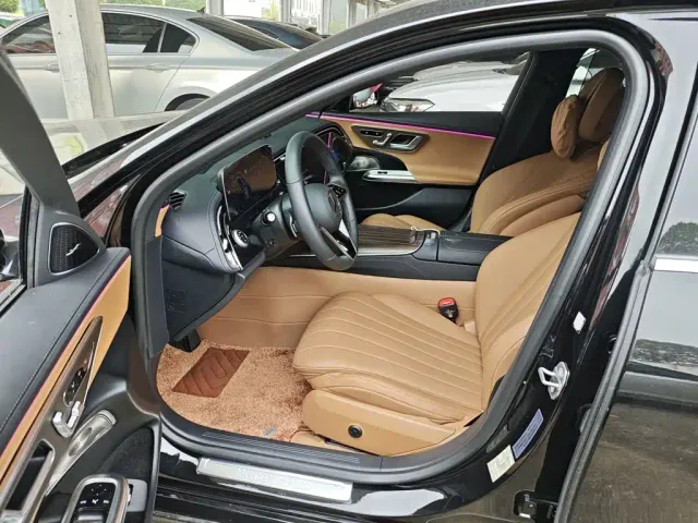 Mercedes-Benz E-Class — Фото автомобиля 14