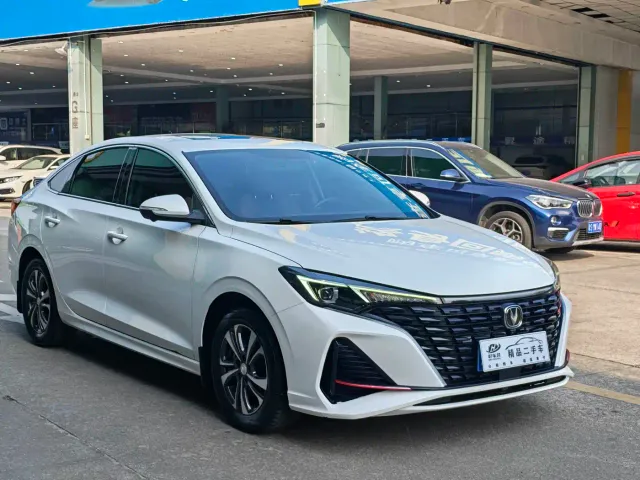 Changan Eado — Фото автомобиля 3