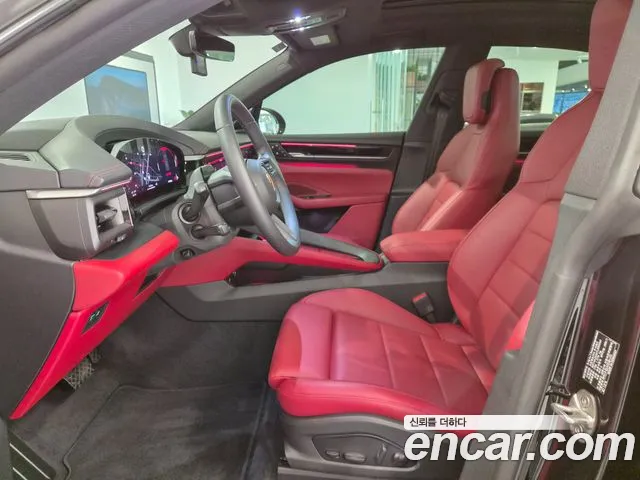 Porsche Macan Electric — Фото автомобиля 7