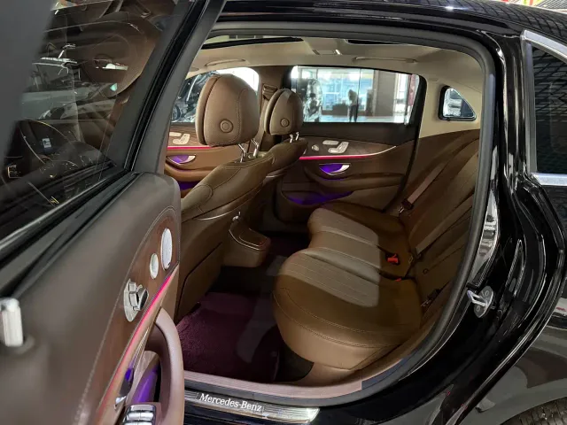 Mercedes-Benz E-Class — Фото автомобиля 9