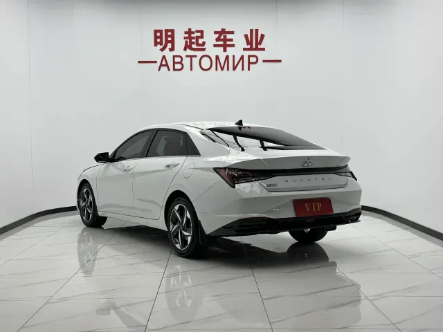 Hyundai Elantra — Фото автомобиля 7
