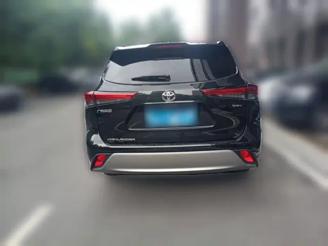 Toyota Highlander — Фото автомобиля 5