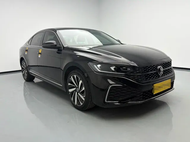 Volkswagen Passat — Фото автомобиля 3