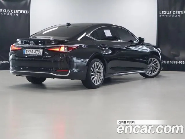 Lexus ES Generation 7 — Фото автомобиля 2