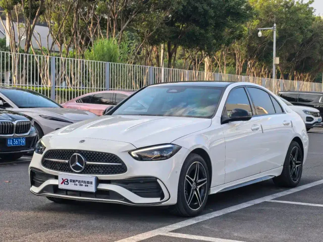 Фотография автомобиля — Mercedes-Benz C-Class