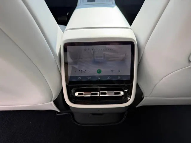 Xpeng P7+ — Фото автомобиля 10