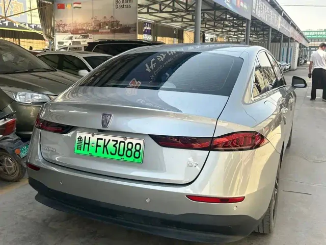 Roewe D7 — Фото автомобиля 6