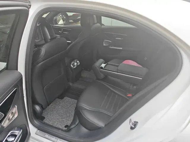 Mercedes-Benz C-Class — Фото автомобиля 11