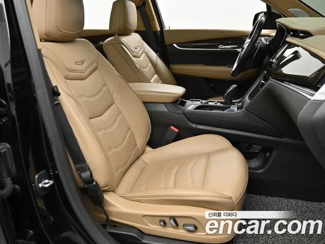 Cadillac XT6 — Фото автомобиля 10