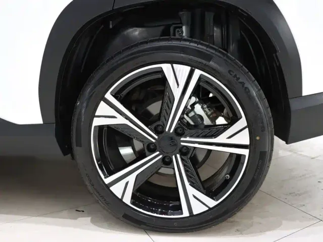 Geely Boyue — Фото автомобиля 20