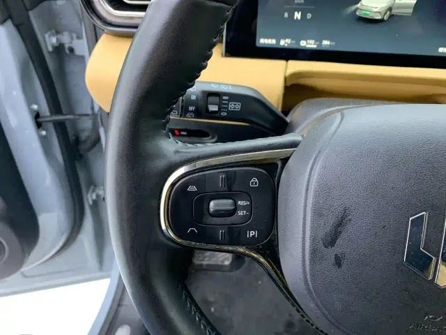 Leapmotor C11 — Фото автомобиля 21